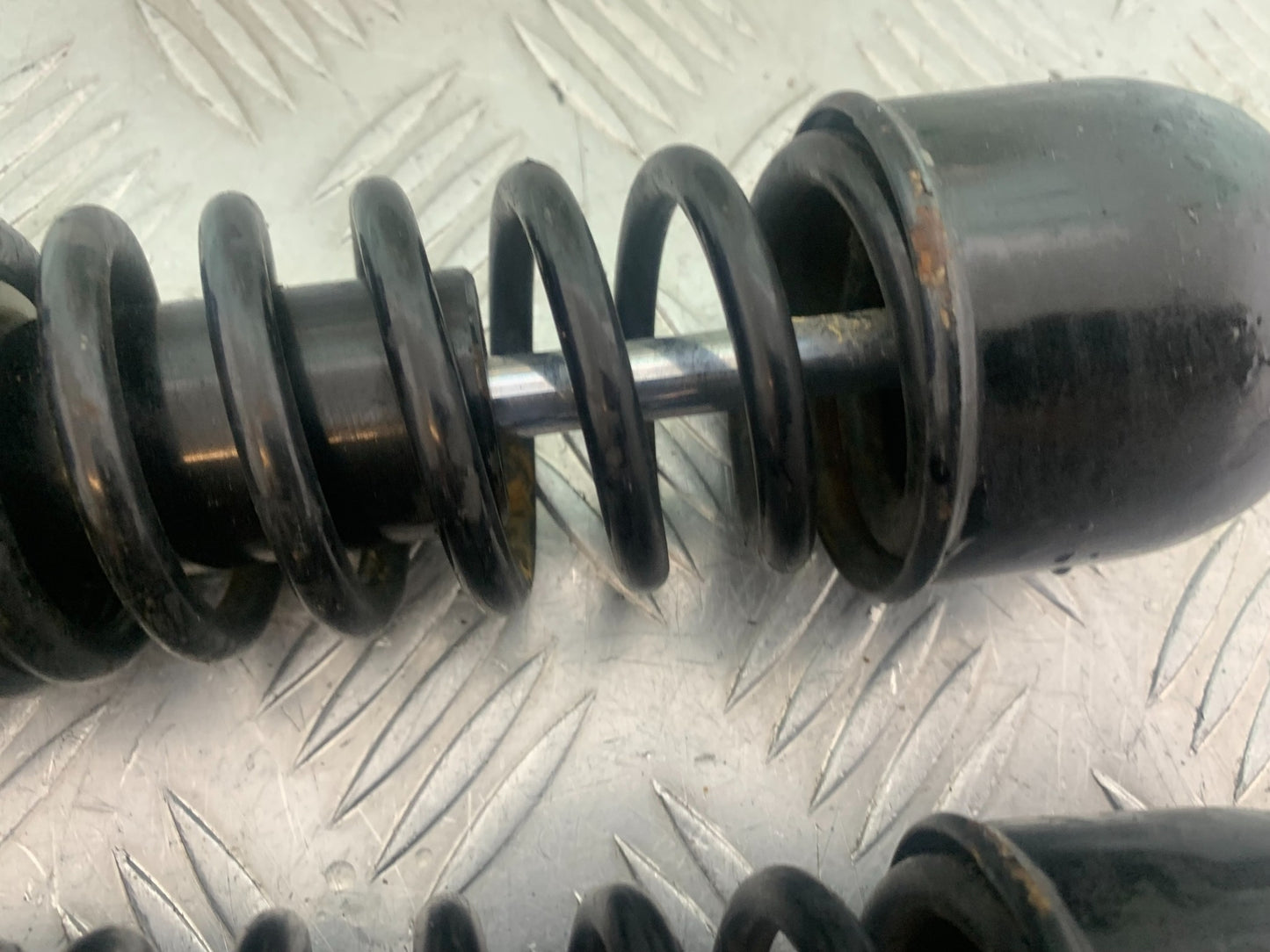 KAWASAKI GT550 GT 550 REAR SHOCKS  YEAR 1984-87 (CMB1141)