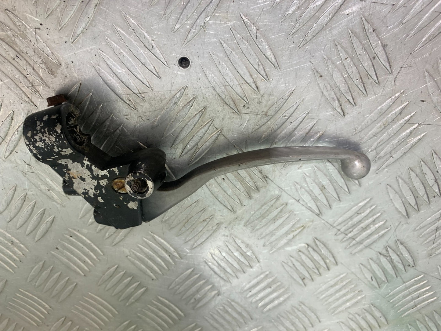 HONDA GL500 GL 500 SILVERWING CLUTCH LEVER AND BRACKET  YEAR 1981-82 (CMB1168)