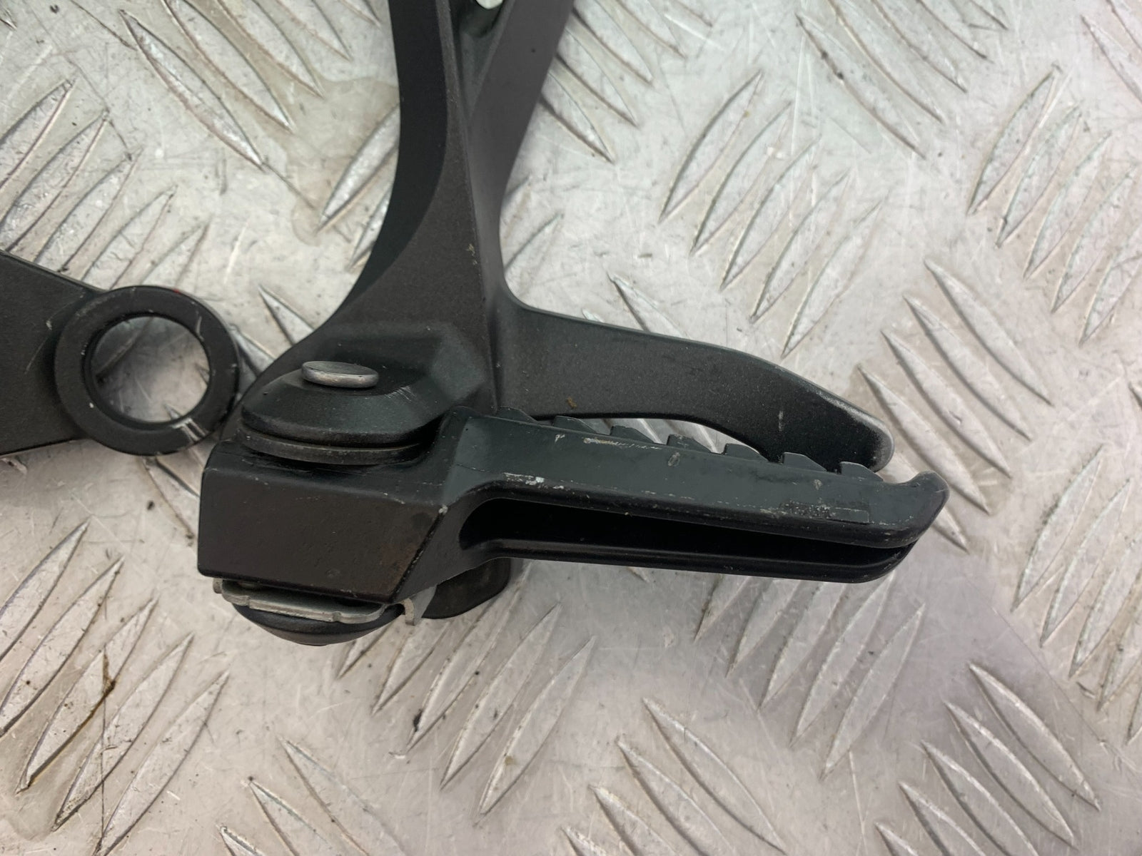 KAWASAKI ZX10R ZX 10R REAR HANGERS AND PEGS   YEAR 2011-2015 (CMB1154)