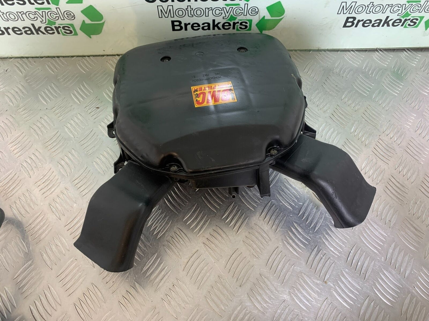 HONDA CBR1100 BLACKBIRD AIRBOX  YEAR 1996-1998 (CMB1017)