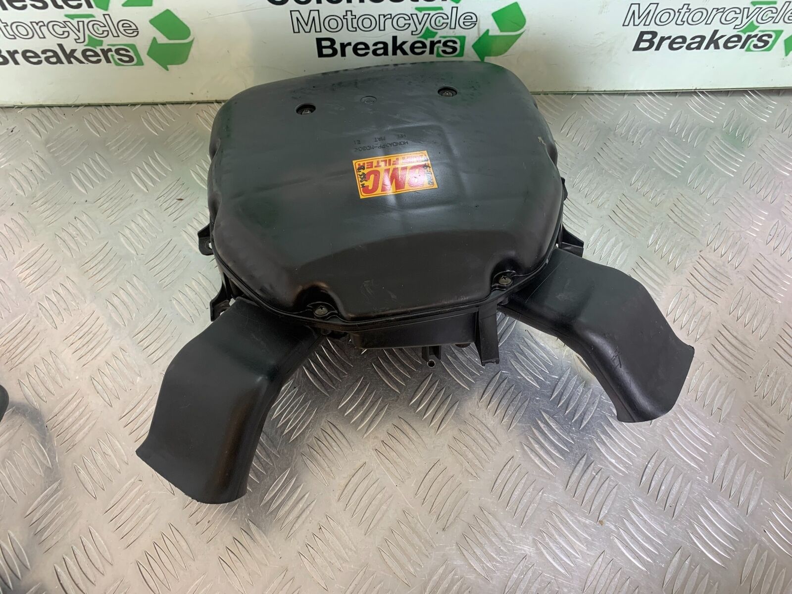 HONDA CBR1100 BLACKBIRD AIRBOX  YEAR 1996-1998 (CMB1017)