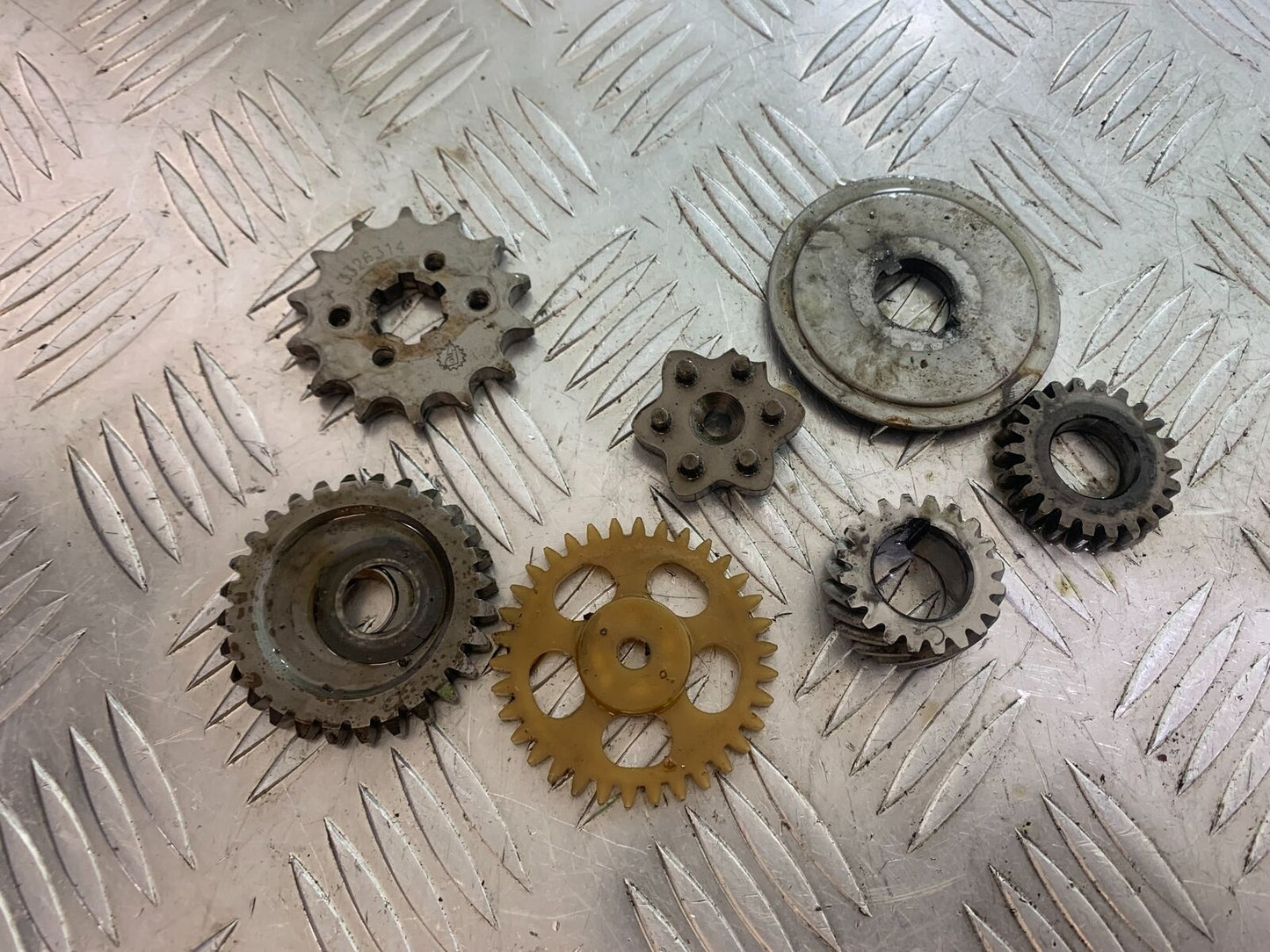 YAMAHA XT125 X XT 125 X ENGINE GEARS AND PARTS    2005-2011 (CMB1097)