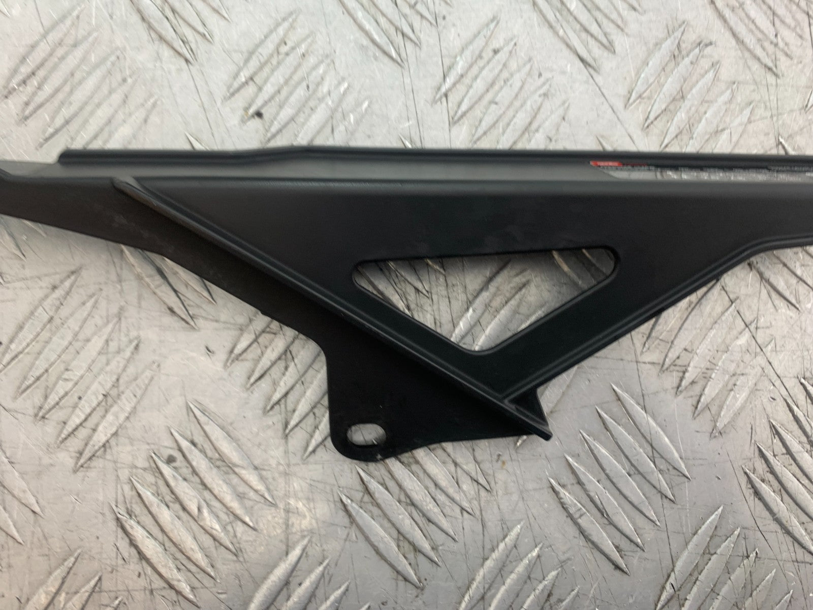 APRILIA TUONO 1000 V4R CHAIN GUARD   YEAR 2011-13  (CMB1331)