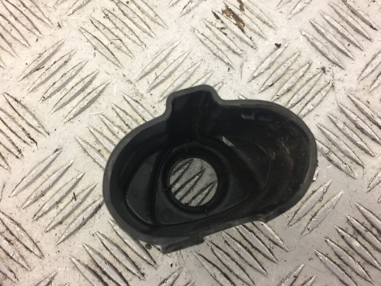 HONDA VT125 VT 125 SHADOW IGNITION SWITCH COVER  2006  (STOCK 550)