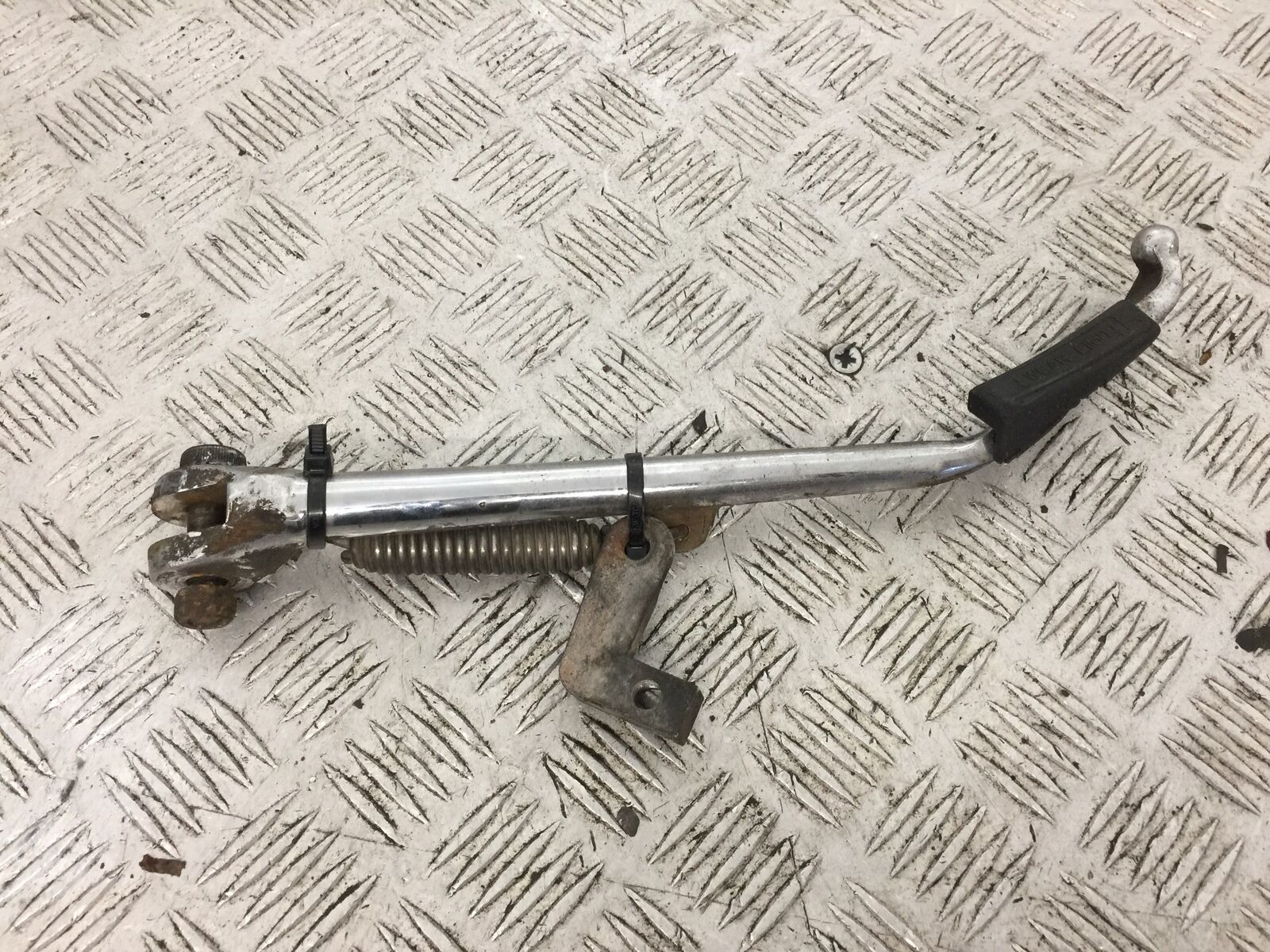 VICTORY V92 C SIDE STAND YEAR 2004 (STOCK 765)