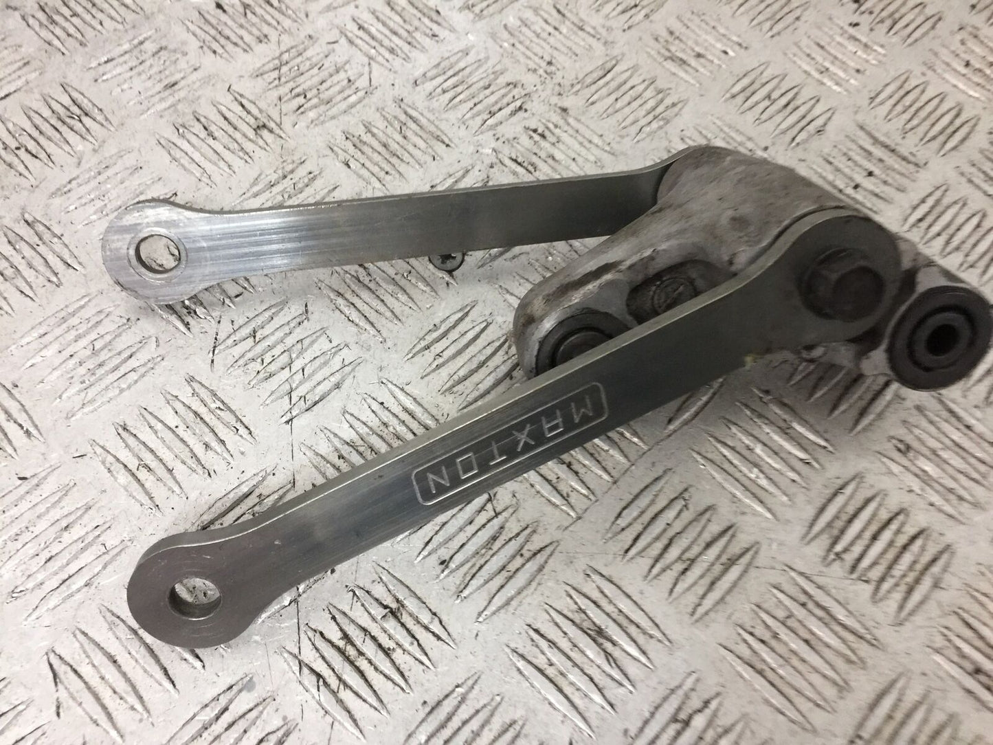 KAWASAKI ZX9R ZX9 C REAR SHOCK LINKAGE YEAR 1998-99 (STOCK 903)