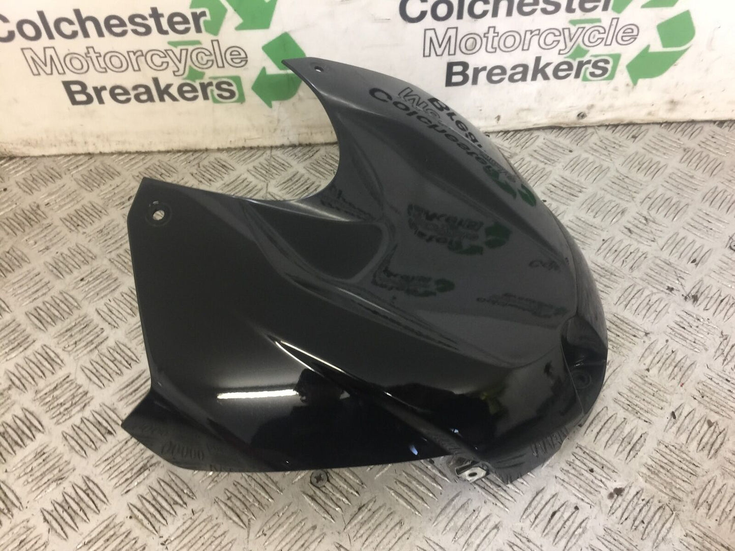 BMW S1000 R PETROL TANK COWL YEAR 2018  (STOCK 645)