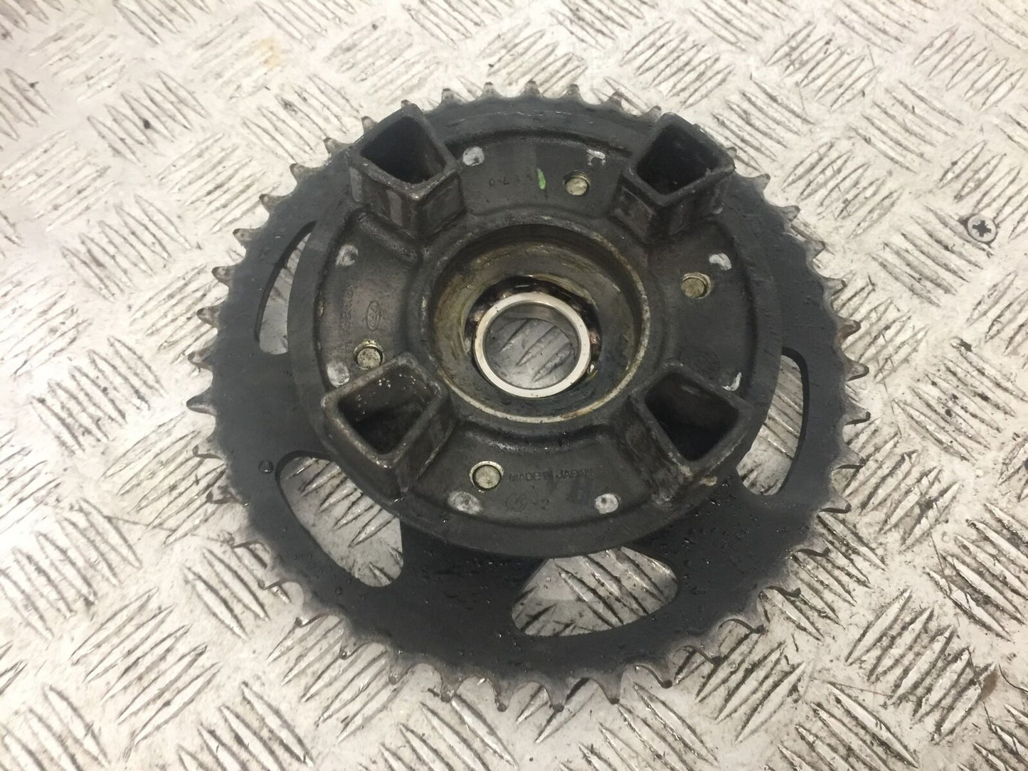 KAWASAKI ZX6R ZX6 R C1H REAR SPROCKET CARRIER YEAR 2005 2006 (STOCK 774)