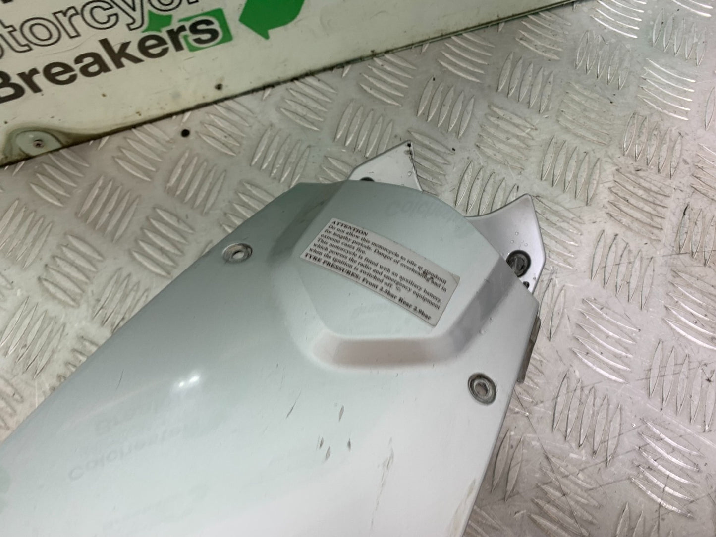 BMW F800 GT CENTER TANK PANEL  YEAR 2013-2017 (CMB1248)