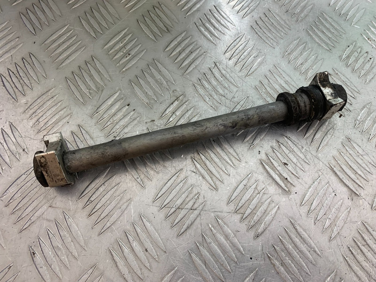 TRIUMPH TIGER 800 XRT REAR WHEEL SPINDLE  2018-2020 (CMB1193)