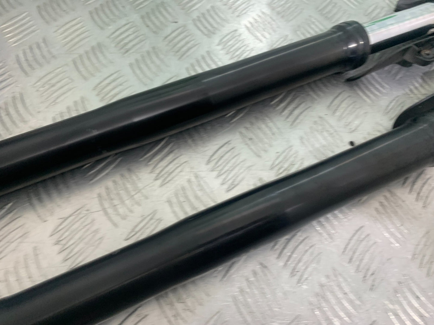 TRIUMPH 675 STREET TRIPLE RX FORKS   2015- 2017 (CMB1299)