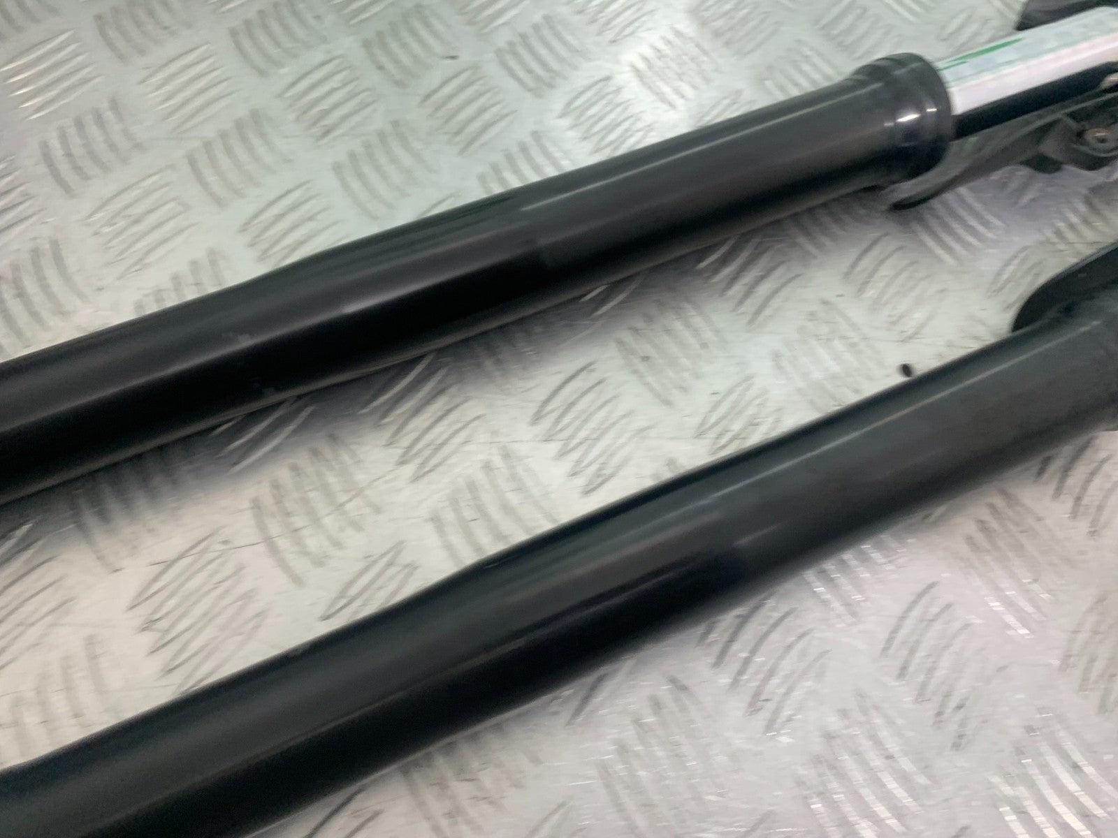 TRIUMPH 675 STREET TRIPLE RX FORKS   2015- 2017 (CMB1299)