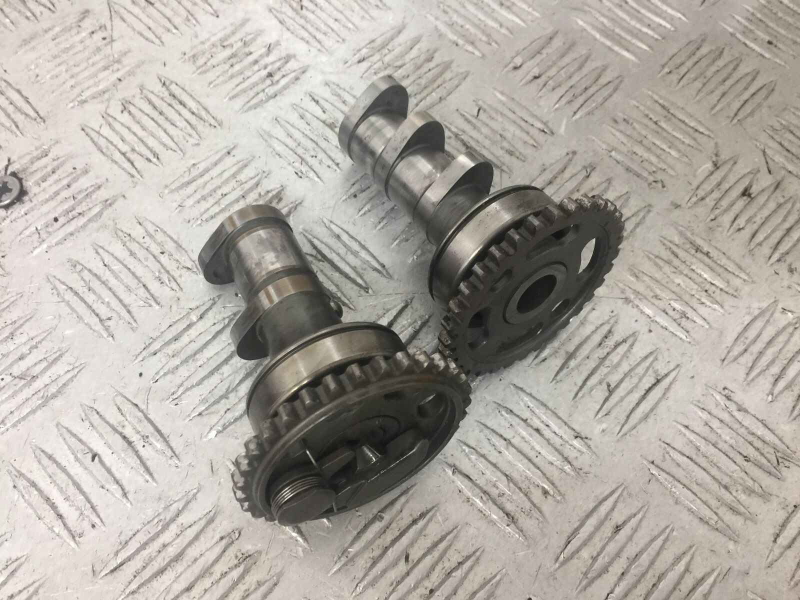 YAMAHA YZF250 YZF 250 CAMSHAFTS  YEAR 2004 (STOCK 792)