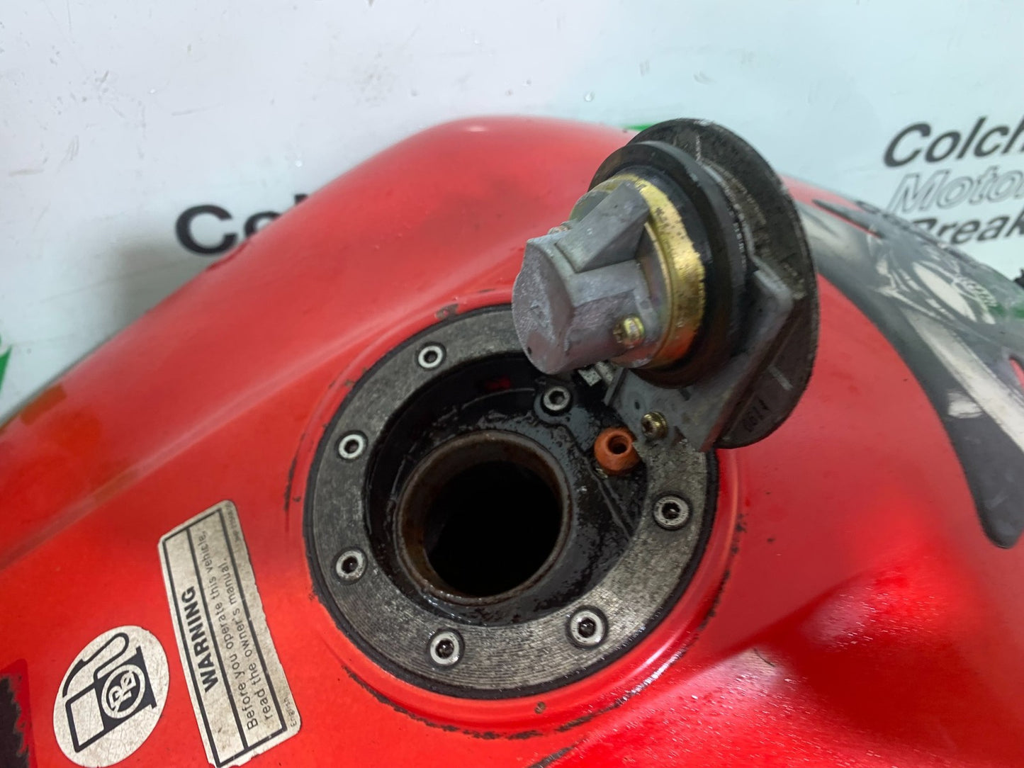 YAMAHA FZS600 FAZER 600 PETROL TANK   YEAR 1998-2001 (CMB1267)