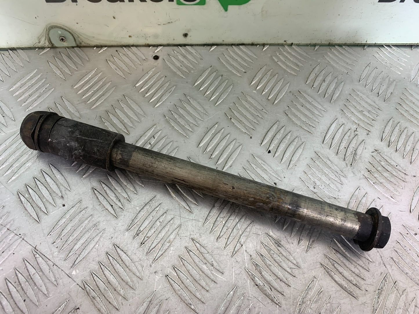 HARLEY DAVIDSON FXS BLACKLINE 1585 REAR WHEEL SPINDLE YEAR 2012 (CMB1147)