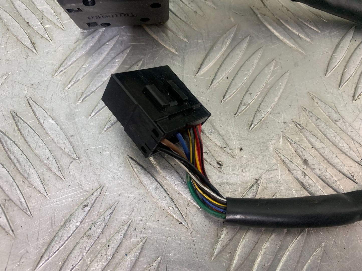 TRIUMPH 1050 SPRINT ST LEFT SWITCH GEAR   2004-2007 (CMB1197)