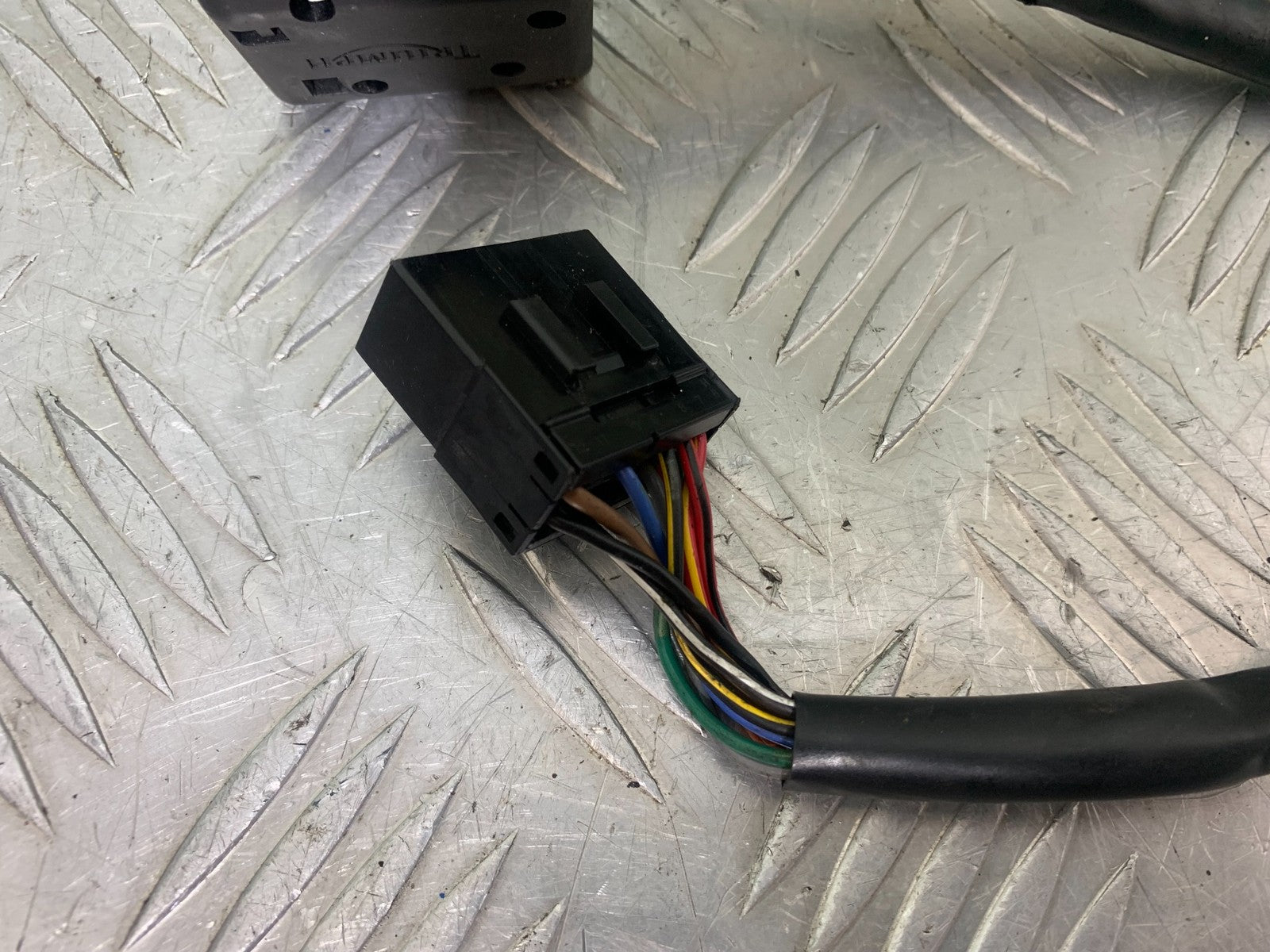 TRIUMPH 1050 SPRINT ST LEFT SWITCH GEAR   2004-2007 (CMB1197)