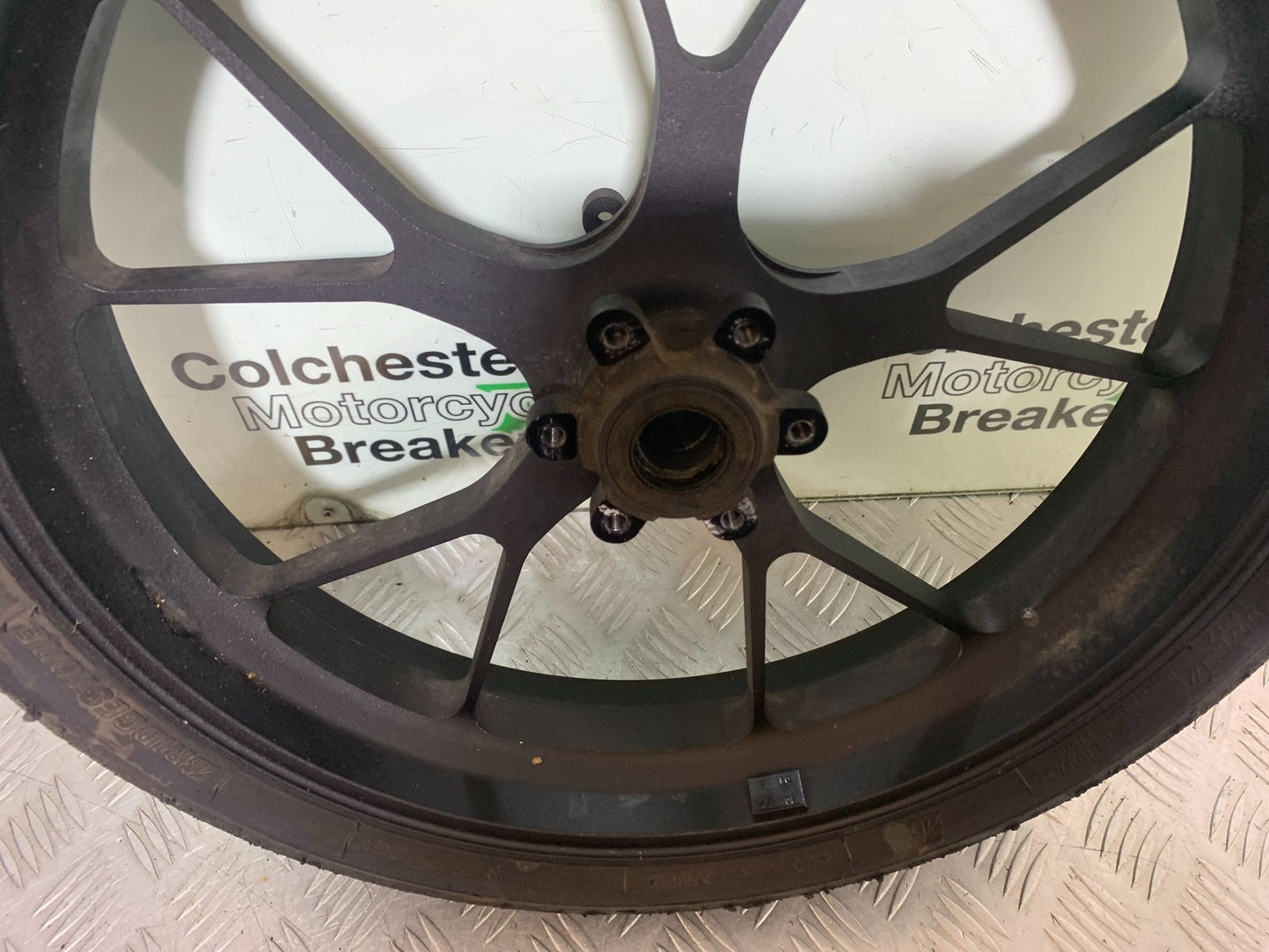 APRILIA RSV4 FACTORY FRONT WHEEL  YEAR 2009-2012 (CMB1224)