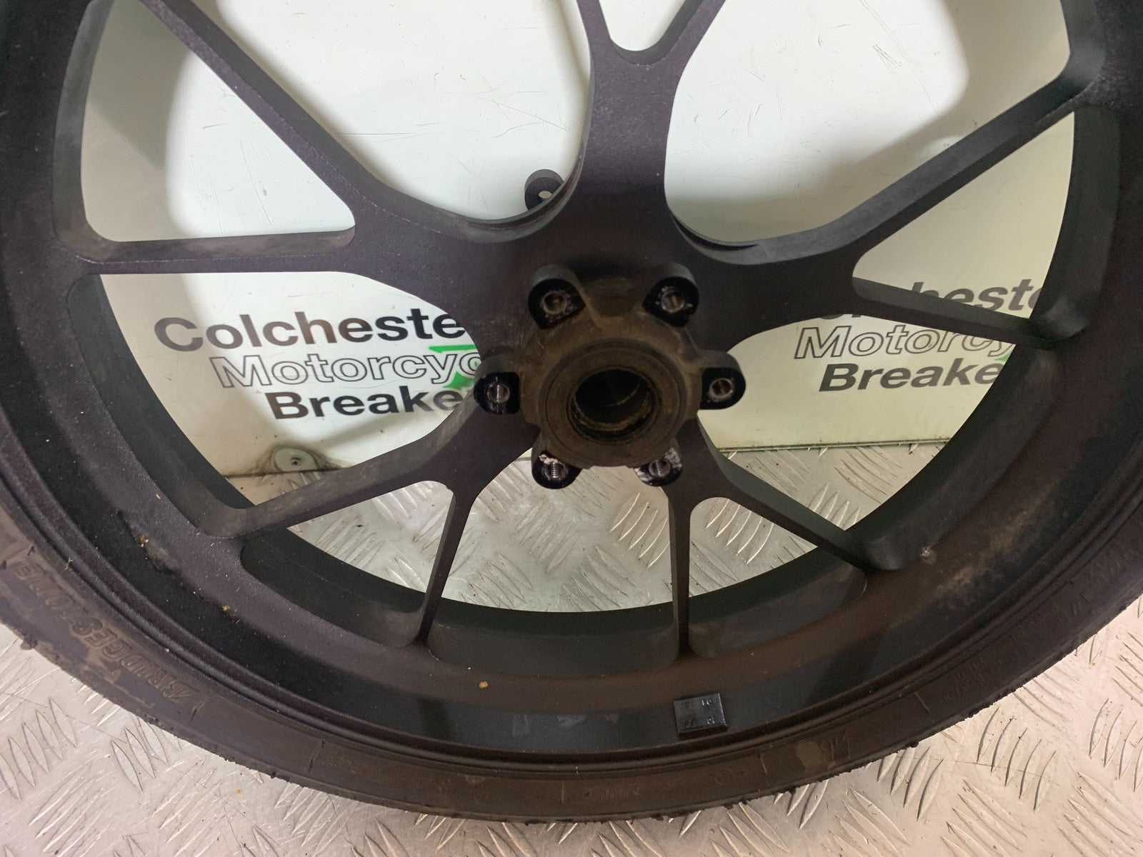 APRILIA RSV4 FACTORY FRONT WHEEL  YEAR 2009-2012 (CMB1224)