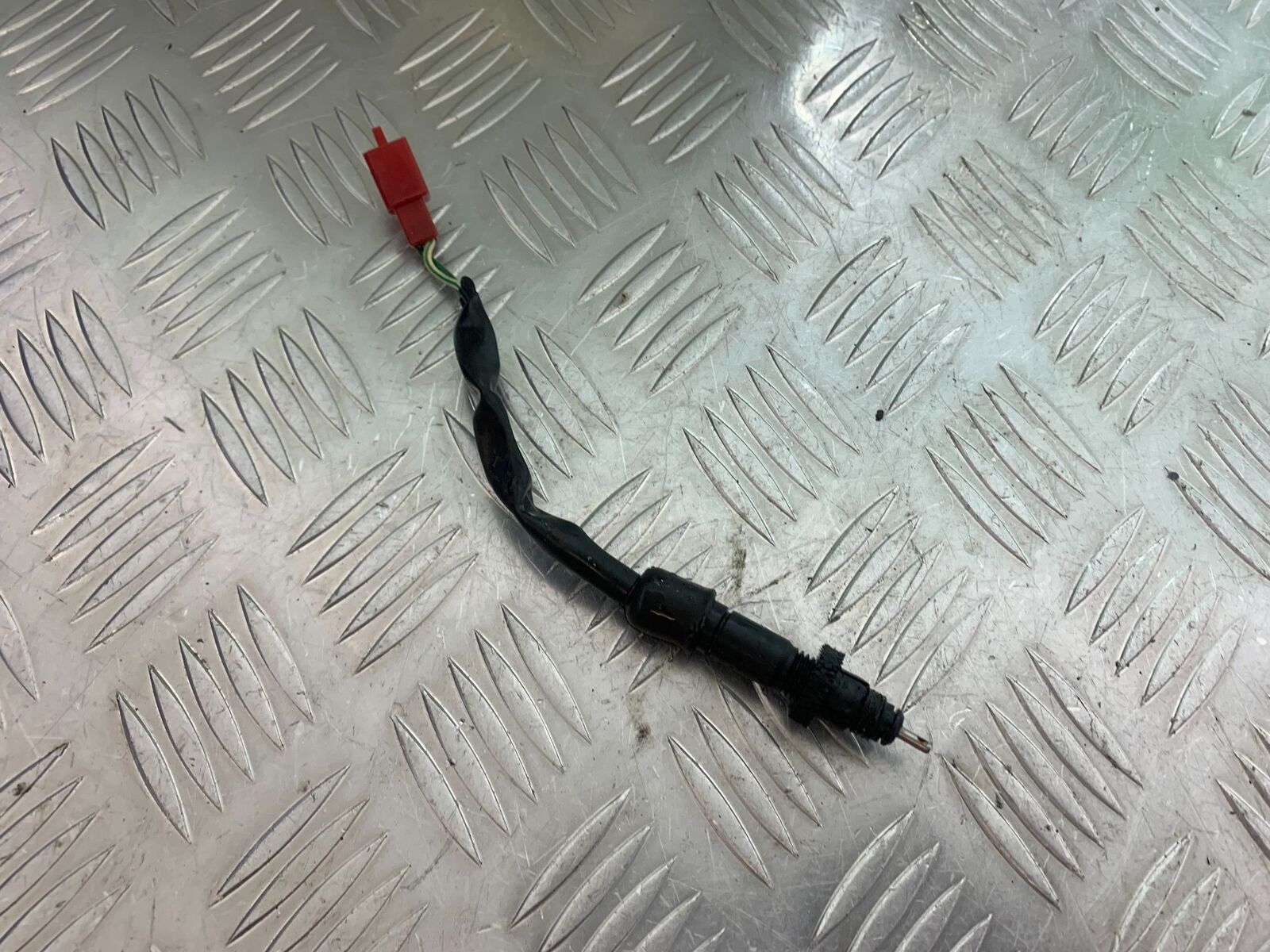 HONDA VFR400 VFR 400 NC21 REAR BRAKE LIGHT SWITCH  YEAR 1986-87 (CMB1043)