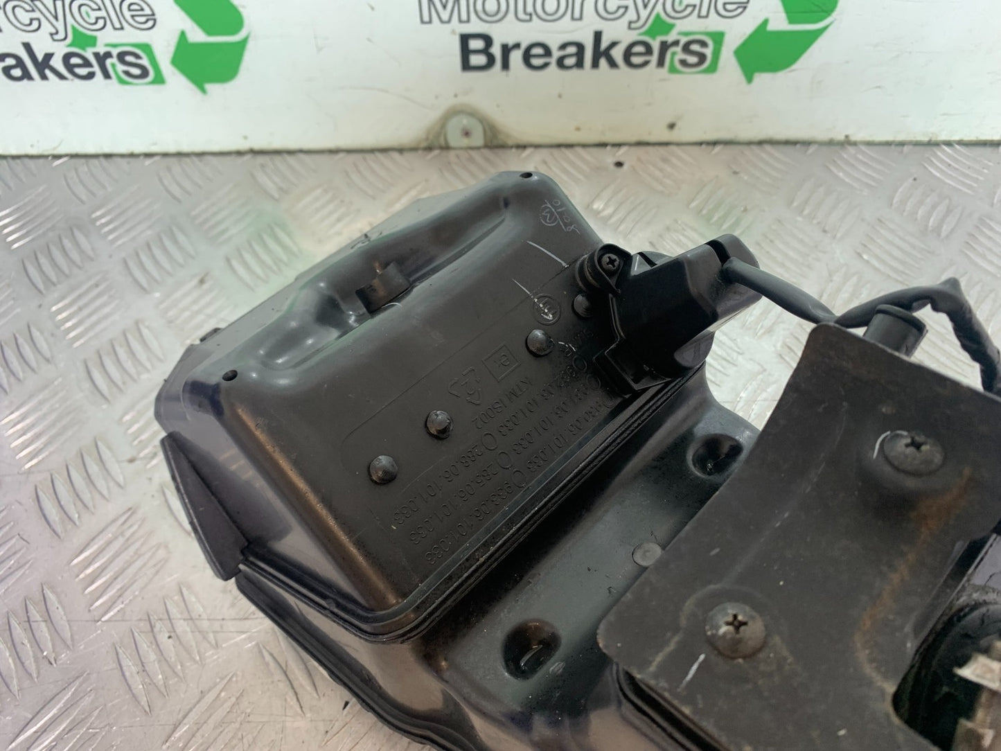 KTM DUKE 125 AIRBOX   YEAR 2017-2022 (CMB1222)