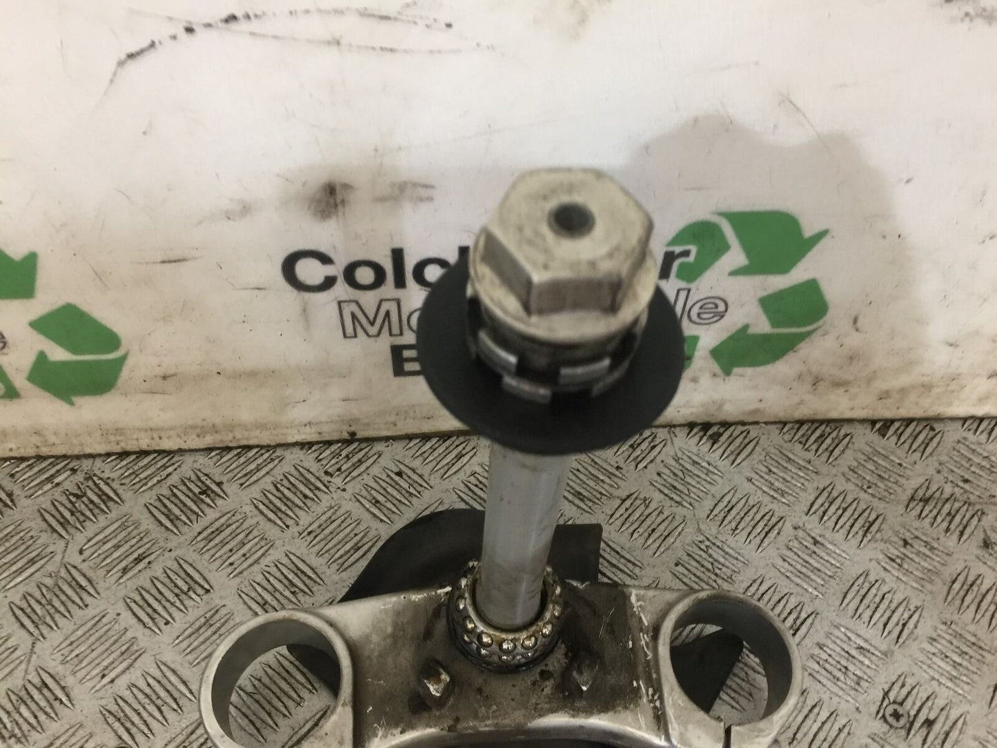 TRIUMPH TROPHY 1215 SE BOTTOM YOKE  2012-2017 (STOCK 740)
