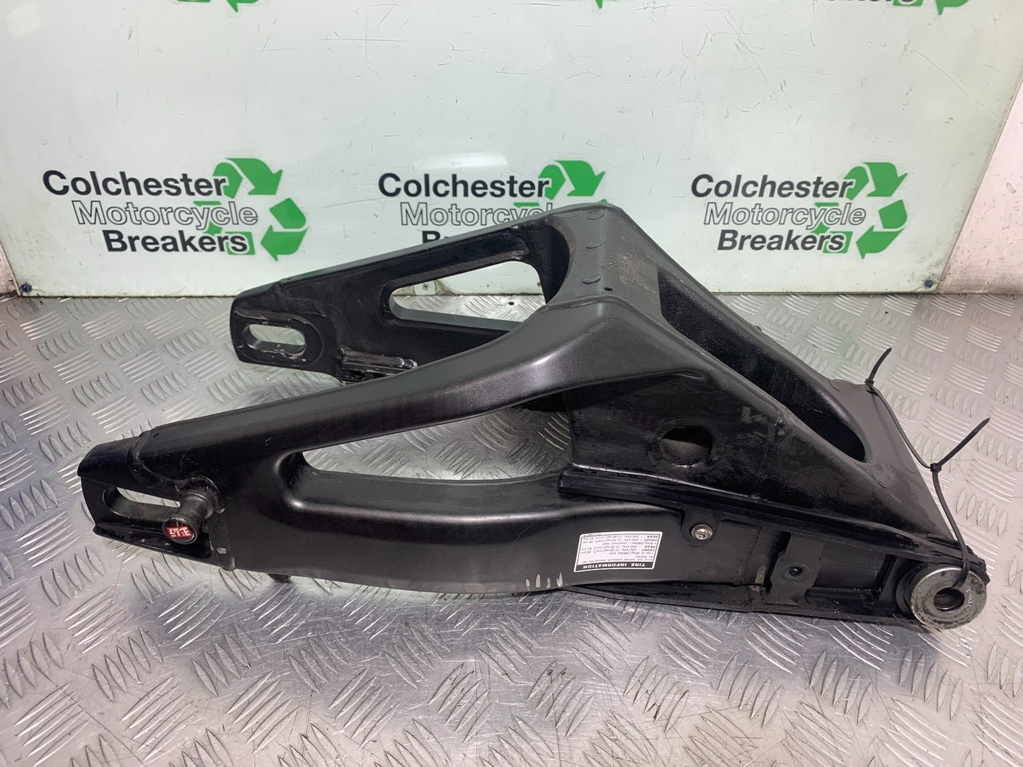 YAMAHA YZF R1 4C8 SWINGARM YEAR 2007-2008 (CMB1237)