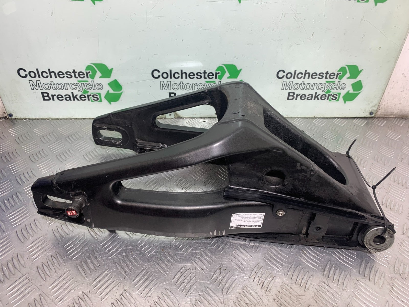 YAMAHA YZF R1 4C8 SWINGARM YEAR 2007-2008 (CMB1237)