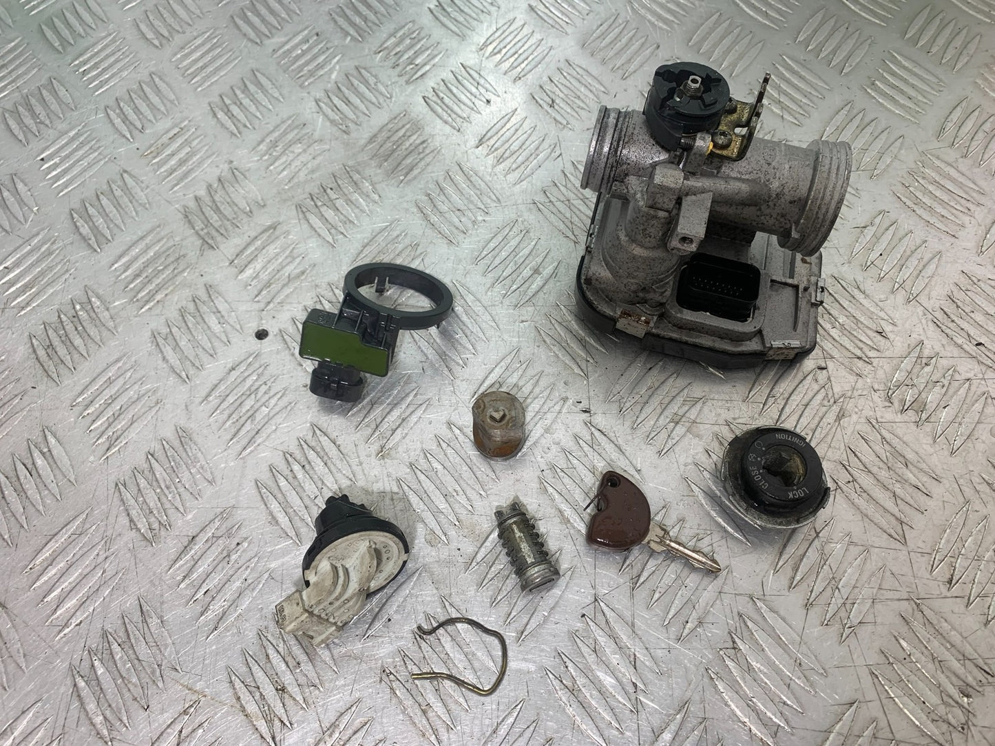 PIAGGIO VESPA GTS 125 ECU LOCK KEY  YEAR 2009-2014  (CMB1261)