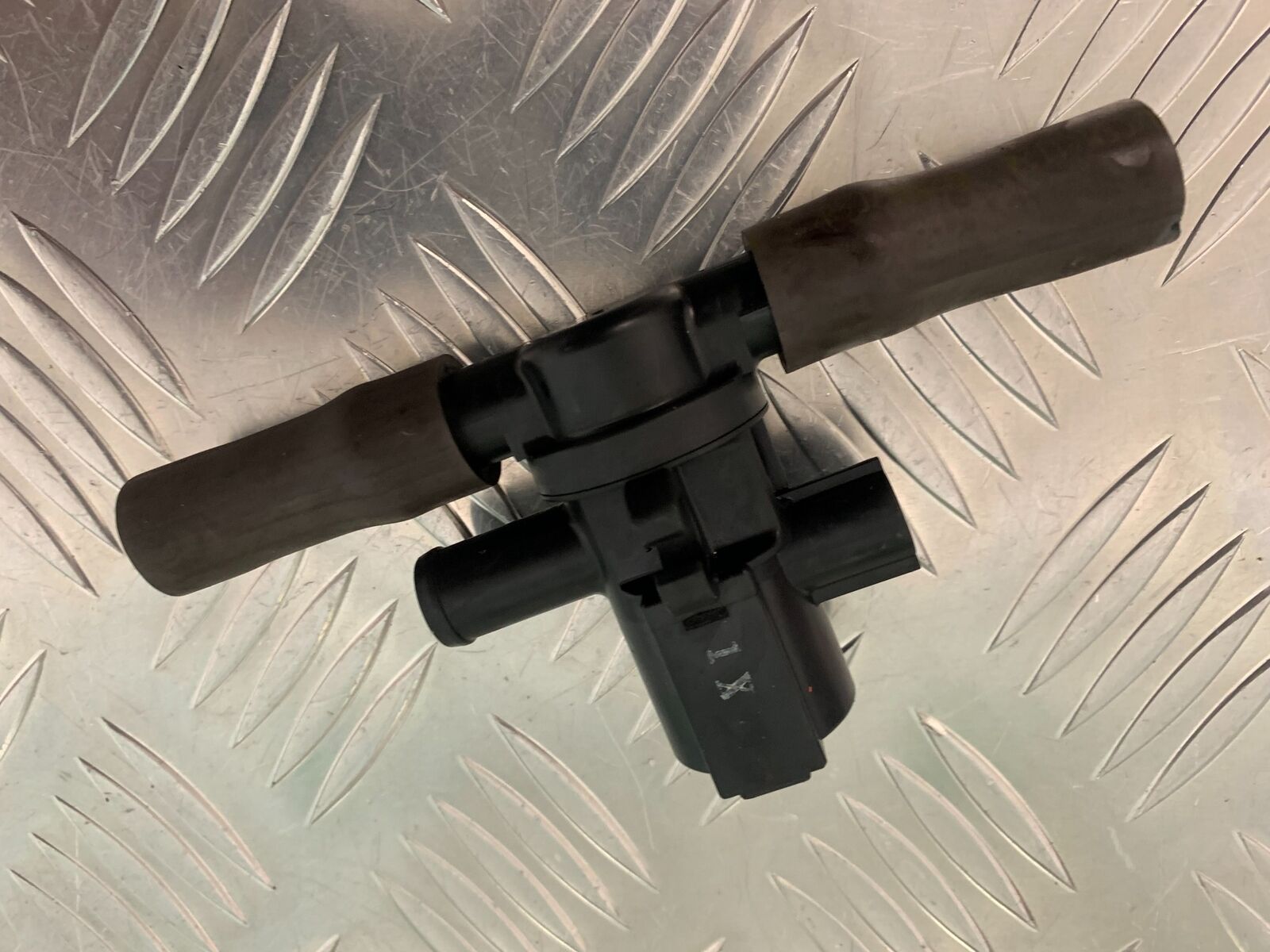 KAWASAKI Z1000 SX AIR VALVE  YEAR 2011-16 (STOCK 942)