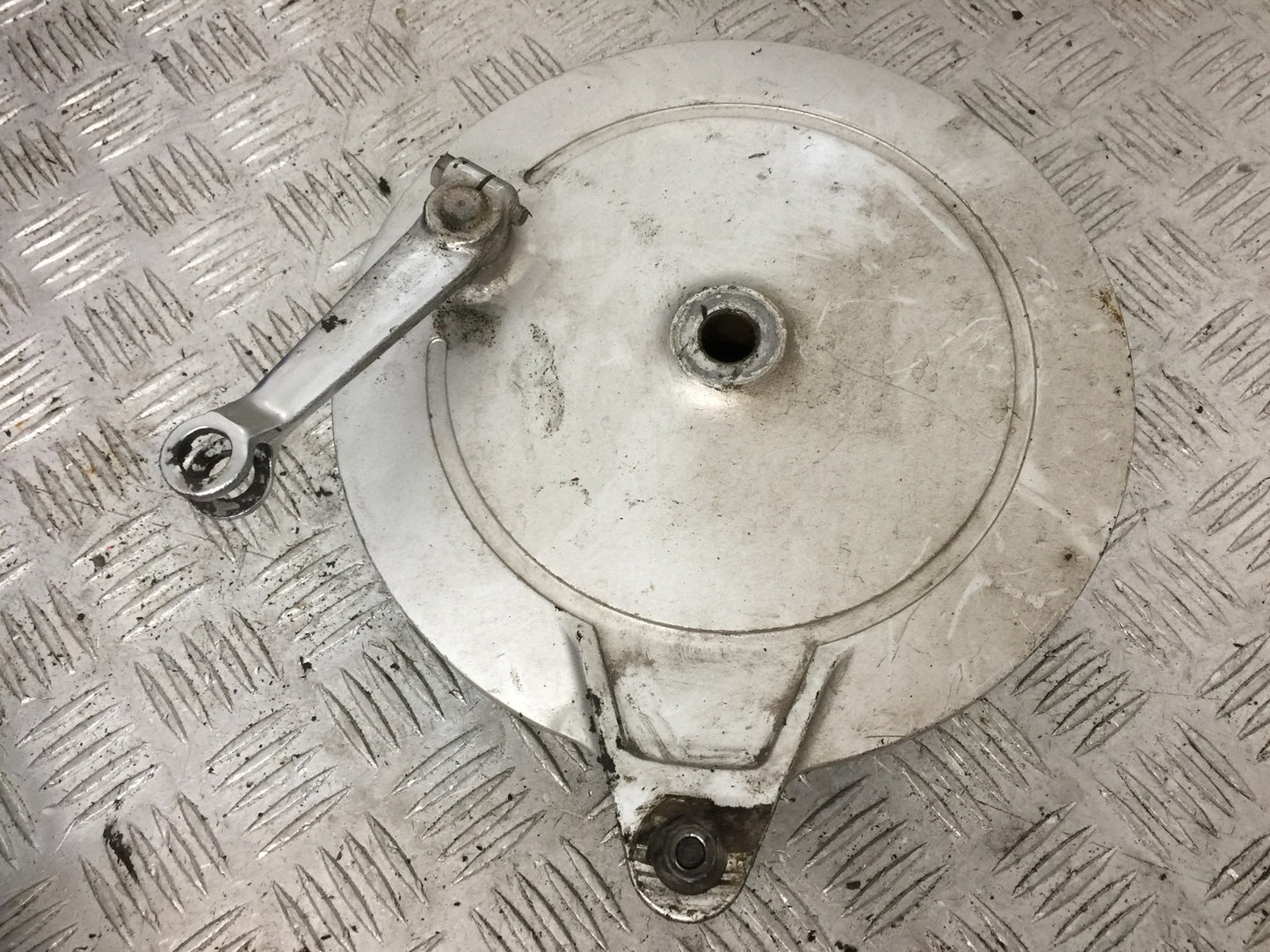 YAMAHA XVS 650 DRAGSTAR REAR BRAKE HUB YEAR 1996-2006 (STOCK 883)
