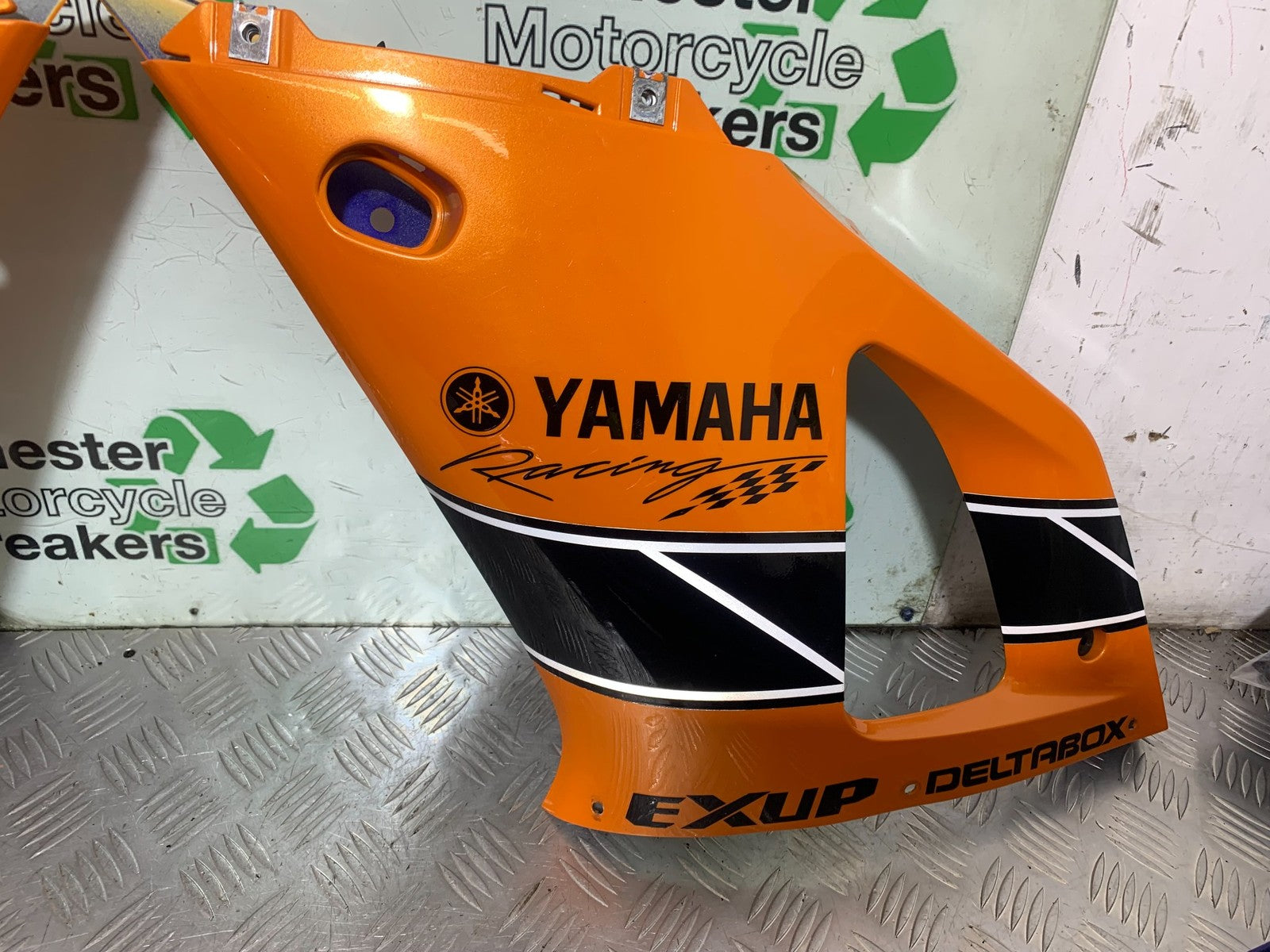 YAMAHA YZF R1 4XV BODY KIT AND PETROL TANK YEAR 1998-99 (CMB1291)