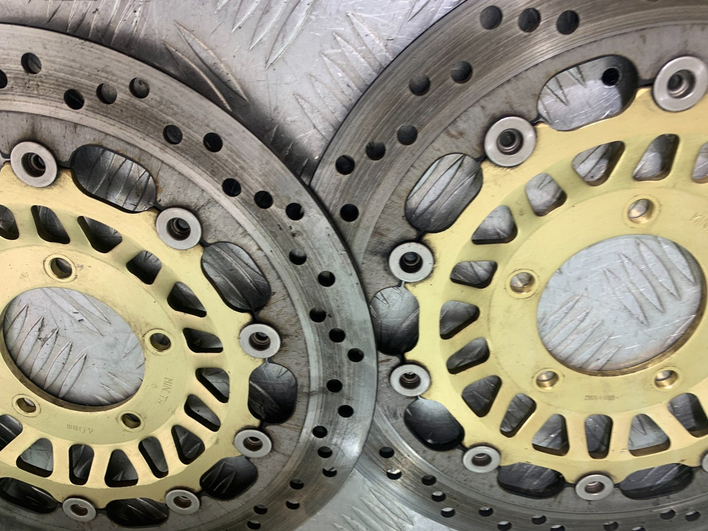 TRIUMPH 1050 SPRINT ST FRONT BRAKE DISCS  YEAR 2004-2007 (CMB1197)