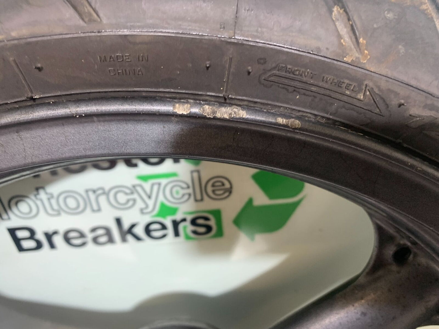 KAWASAKI Z750 ZR750 ZR-7S FRONT WHEEL   YEAR 1999-05 (CMB1135)