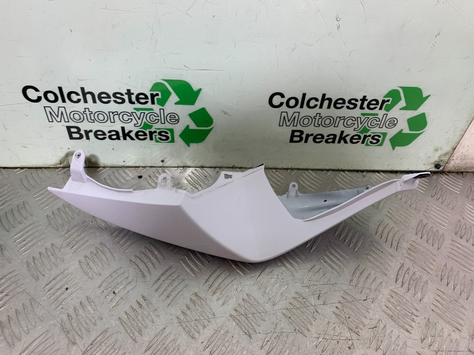 KAWASAKI ZX10R ZX10 R RIGHT SEAT PANEL  2008-2010 (CMB1301)