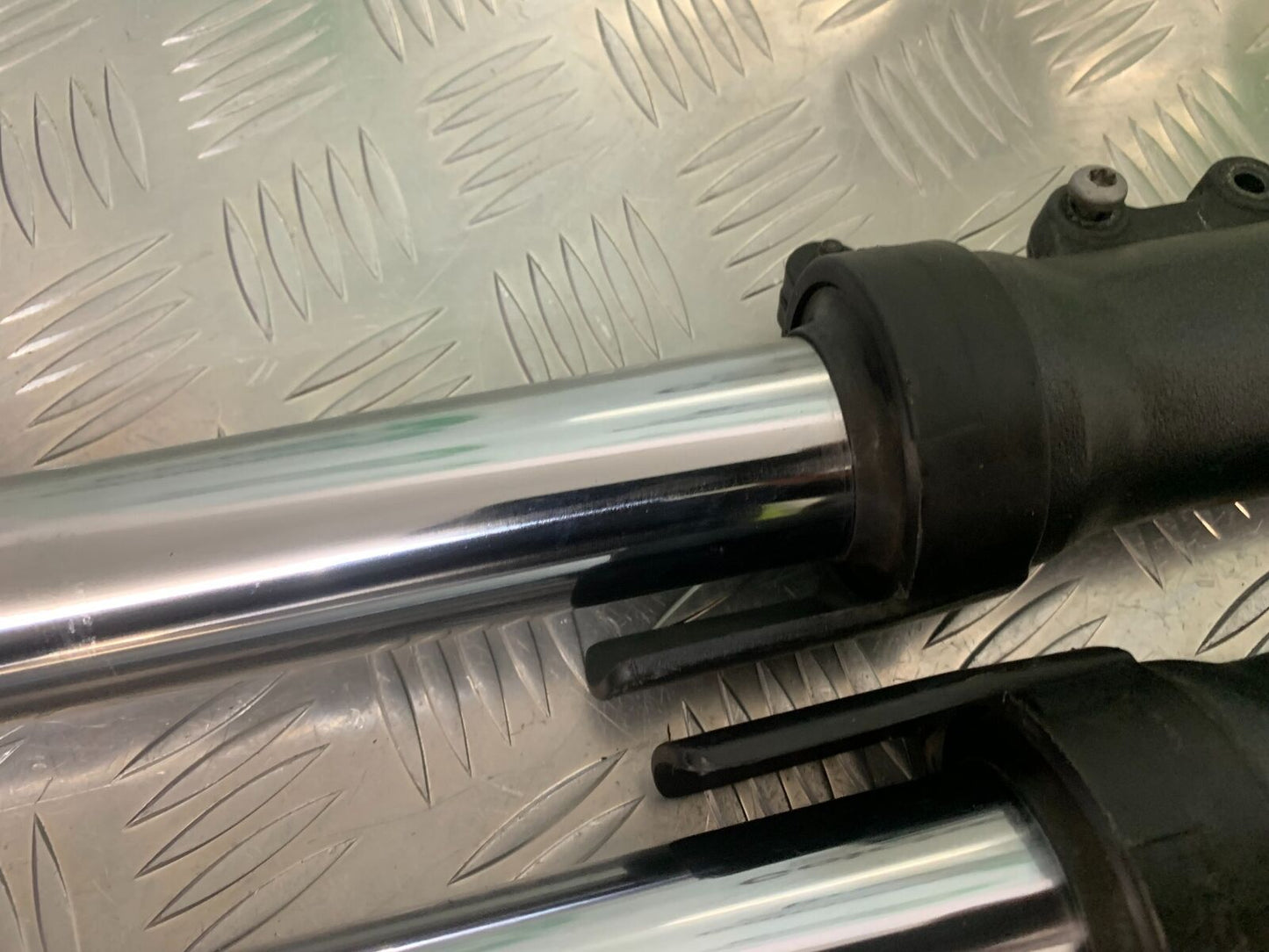 TRIUMPH 1050 SPRINT FORKS YEAR 2004-2007 (STOCK 956)