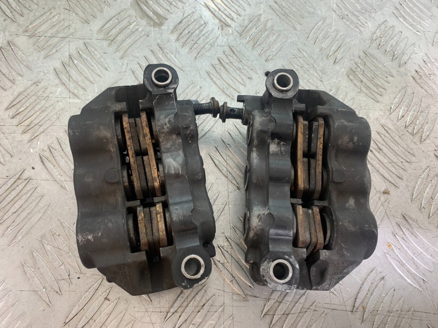 YAMAHA YZF R1 14 B BIG BANG FRONT BRAKE CALIPERS   2009-14 (CMB1175)