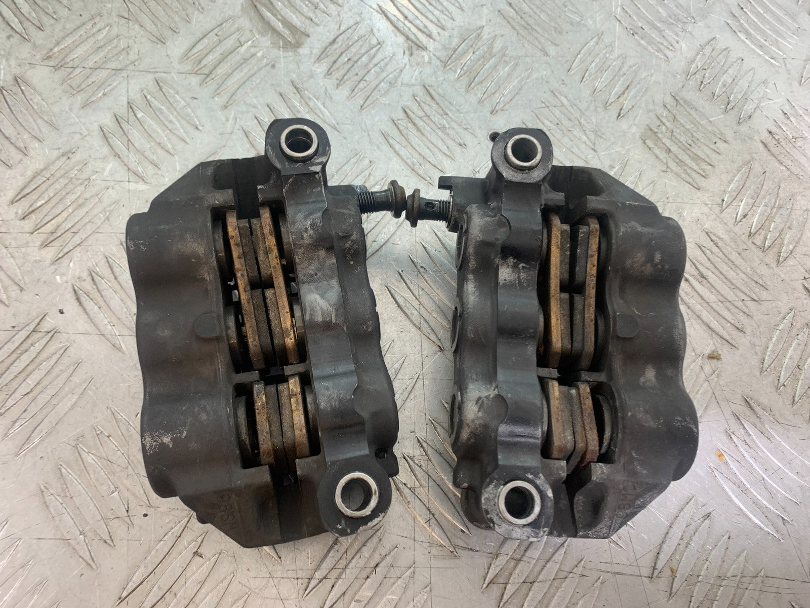 YAMAHA YZF R1 14 B BIG BANG FRONT BRAKE CALIPERS   2009-14 (CMB1175)