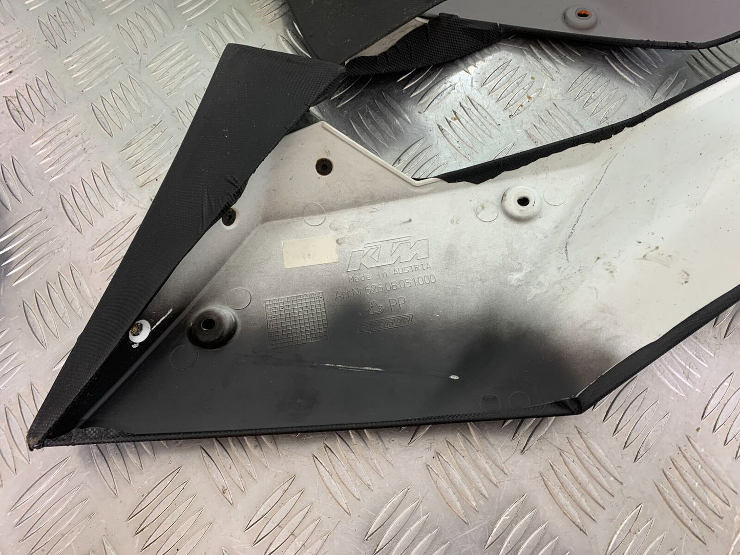 KTM 990 SUPERMOTO T LOWER TANK PANELS   YEAR 2010-2011  (CMB1032)