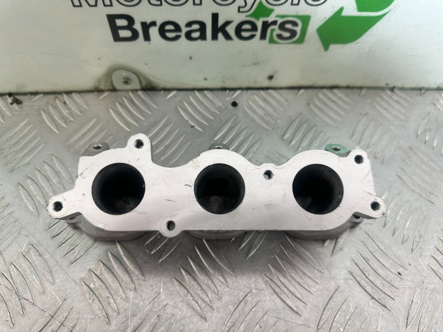 TRIUMPH TRIDENT 660 INLET MANIFOLD YEAR 2021-2024 (CMB1148)