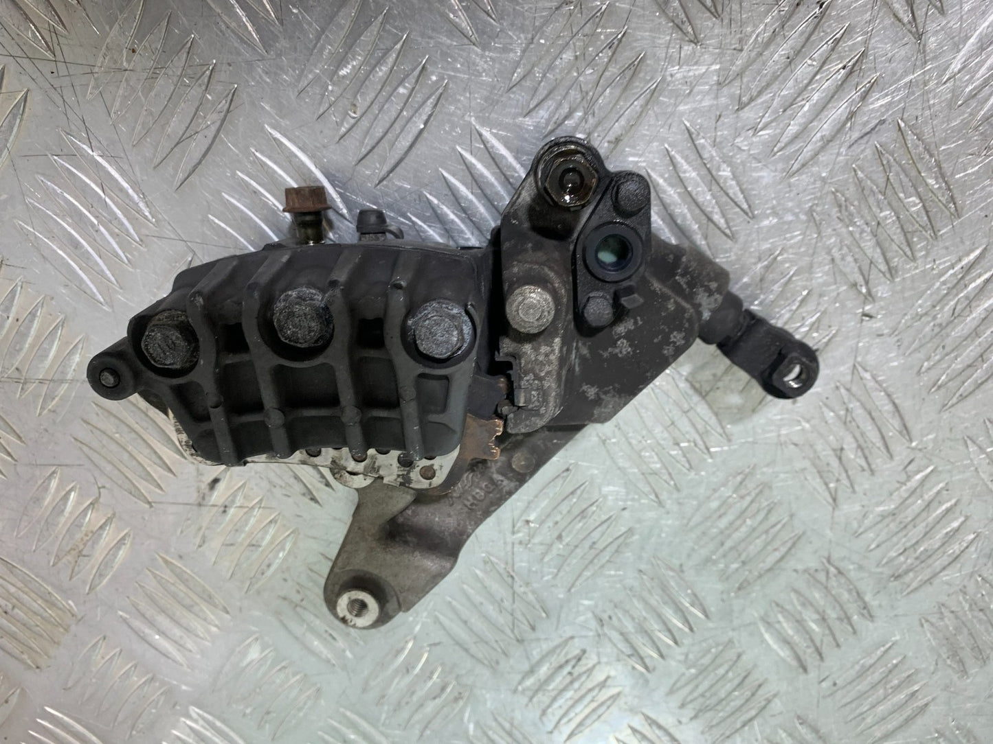 HONDA VFR800 VFR 800 V-TEC FRONT LEFT CALIPER   YEAR 2002 -09 (CMB1296)