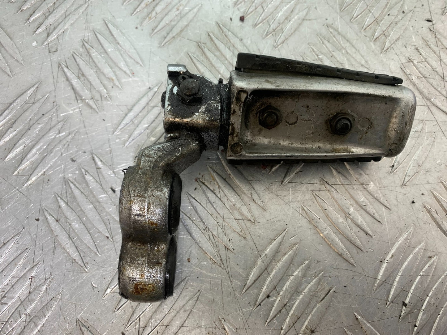 YAMAHA XV1100 XV 1100 VIRAGO FRONT RIGHT FOOTPEG  1990-1999 (CMB1243)