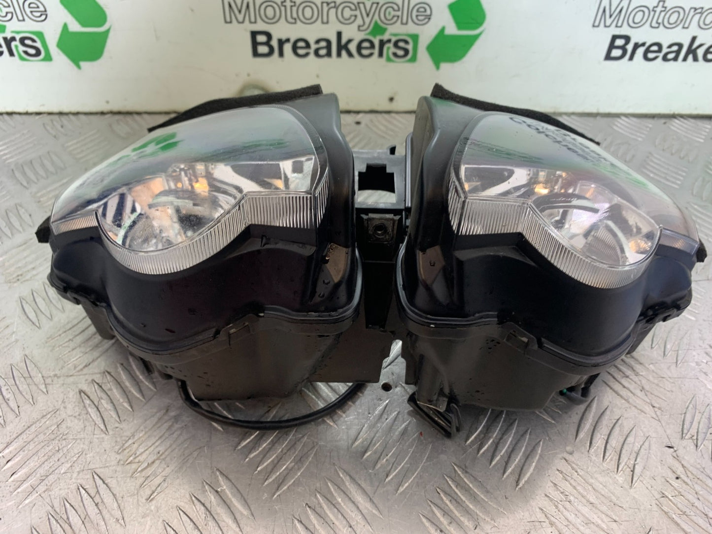 HONDA CBR1000 rr FIREBLADE HEADLIGHT 2008-2011 (CMB1253)