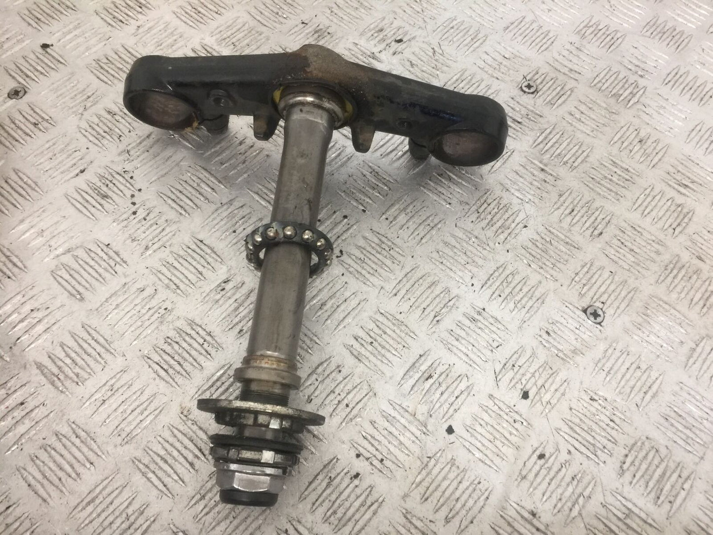 HONDA CBR600 CBR 600 F4I BOTTOM YOKE YEAR 2002 (STOCK 867)