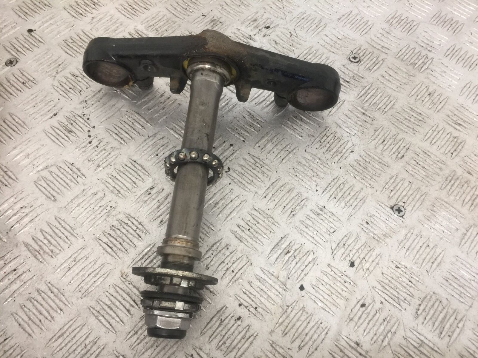 HONDA CBR600 CBR 600 F4I BOTTOM YOKE YEAR 2002 (STOCK 867)