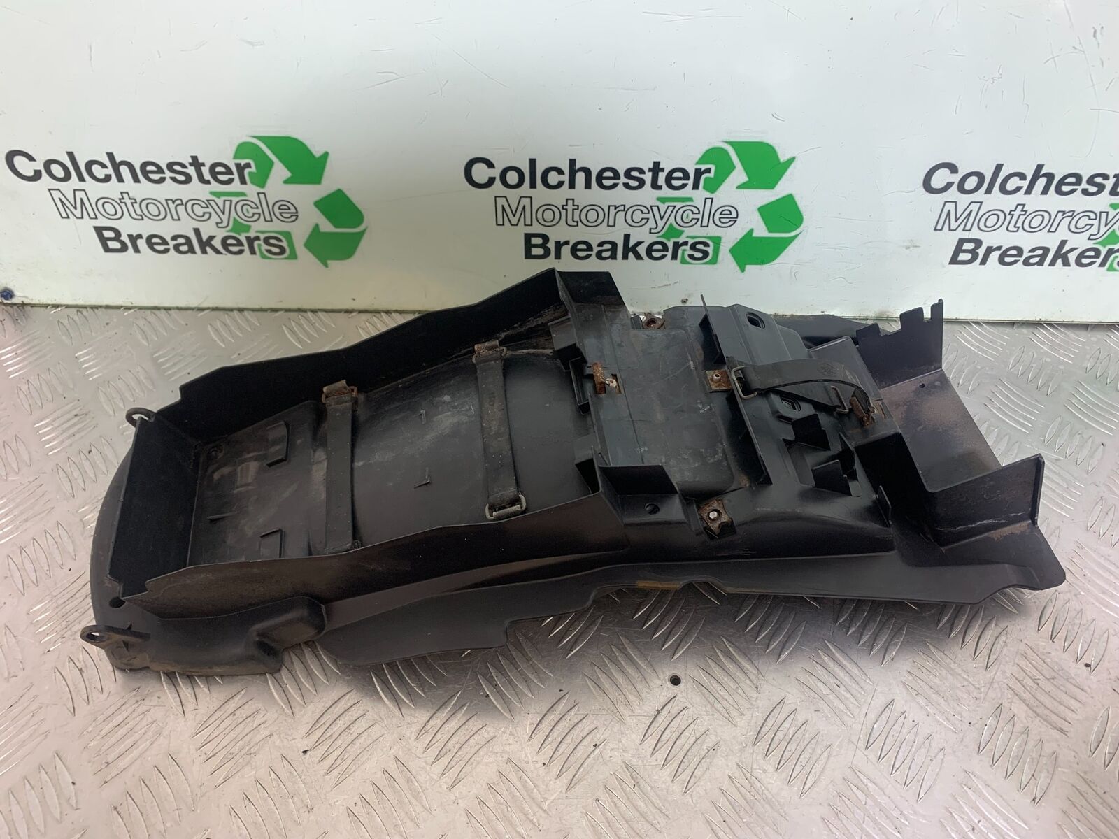 YAMAHA XJR1300 XJR 1300 UNDERTRAY  1999-2003 (CMB1119)