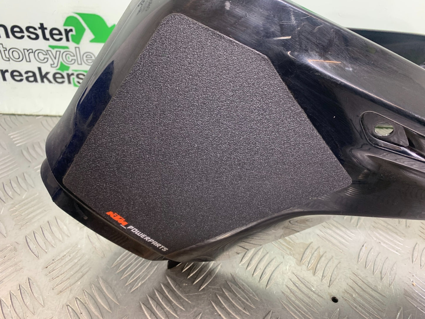 KTM 790 DUKE PETROL TANK SURROUND  YEAR 2018-2021  (CMB11150)