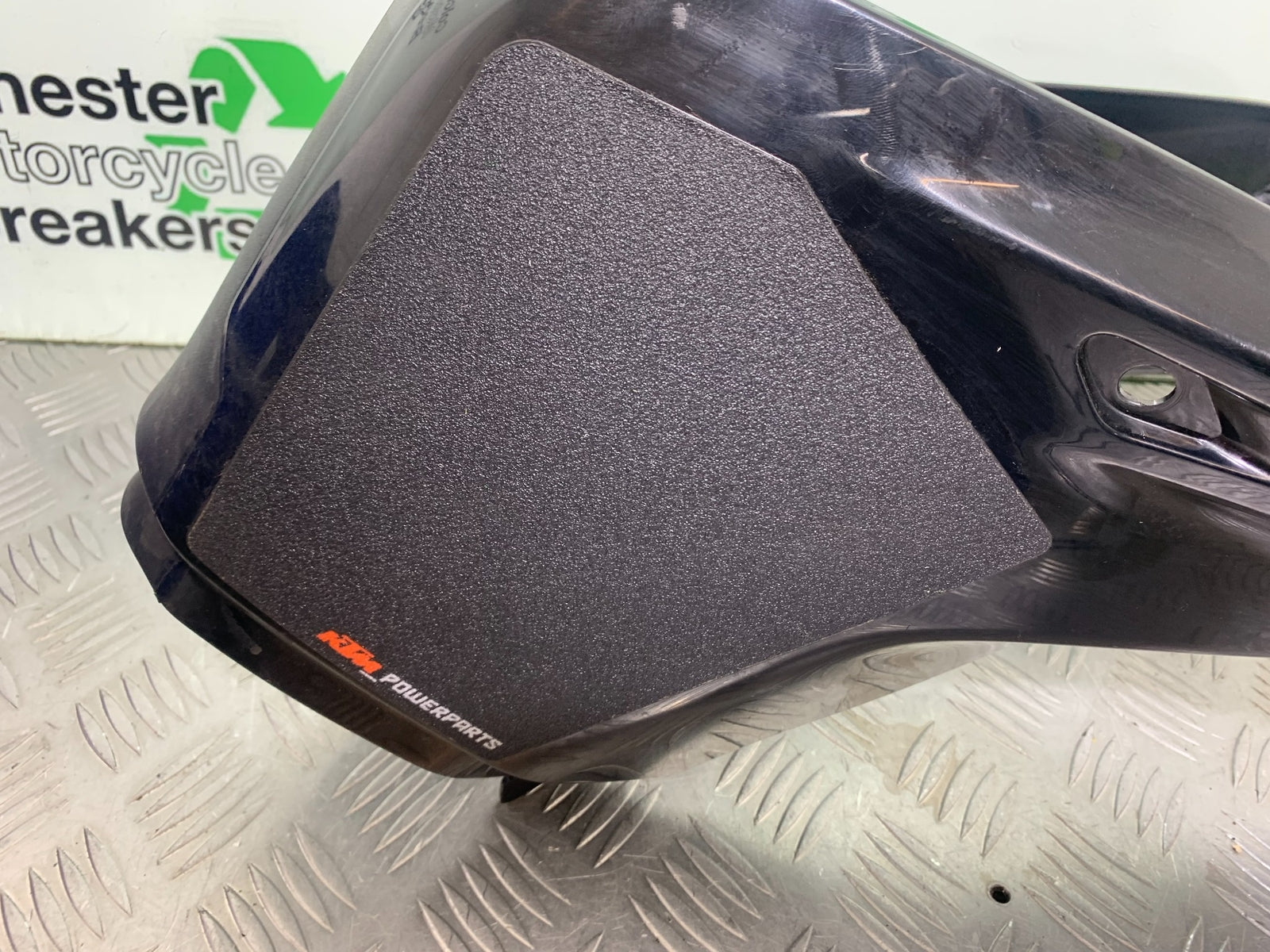 KTM 790 DUKE PETROL TANK SURROUND  YEAR 2018-2021  (CMB11150)