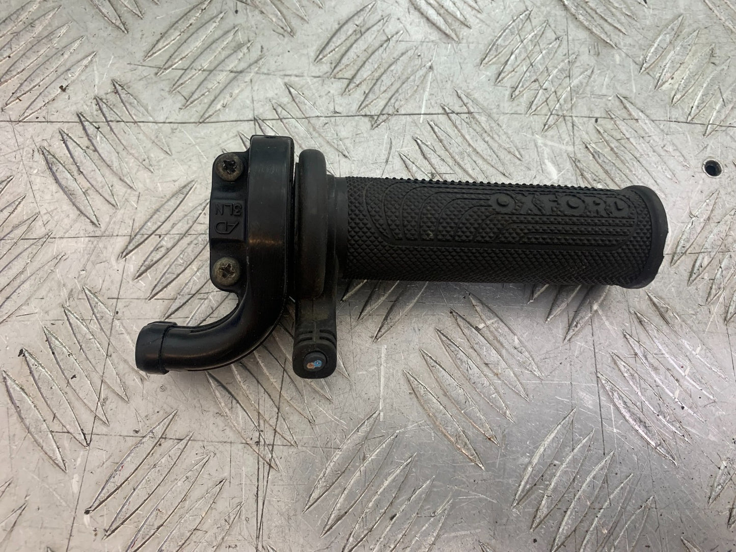 YAMAHA YZF1000 THUNDERACE THROTTLE AND GRIP  YEAR 1997-2000 (CMB1204)