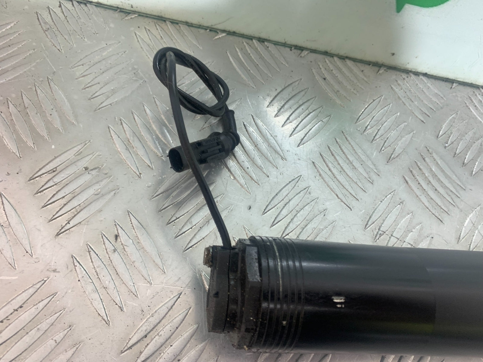 BMW M1000 R FORKS (BENT-DAMAGED)  YEAR 2023-2024 (CMB1140)